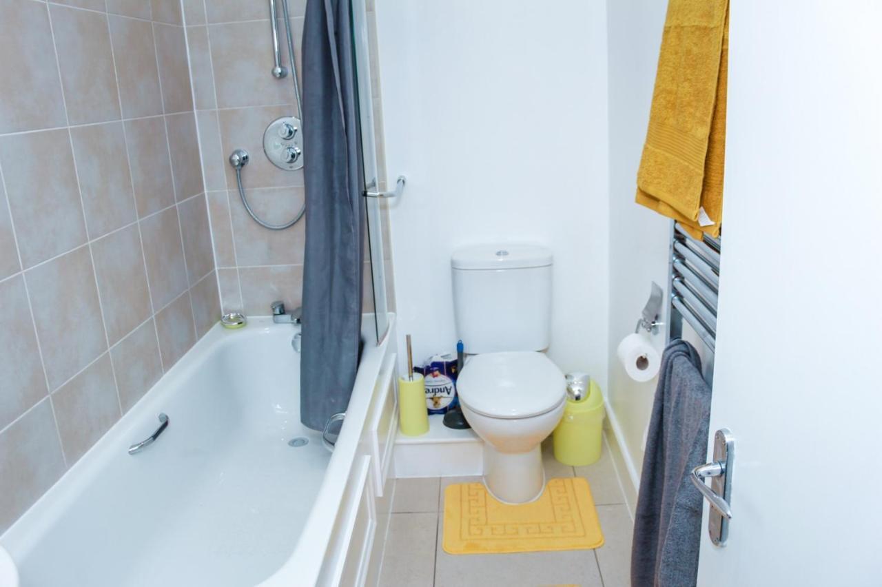 Camden Guest House Double Bedroom With Super Large King Bed Londra Esterno foto