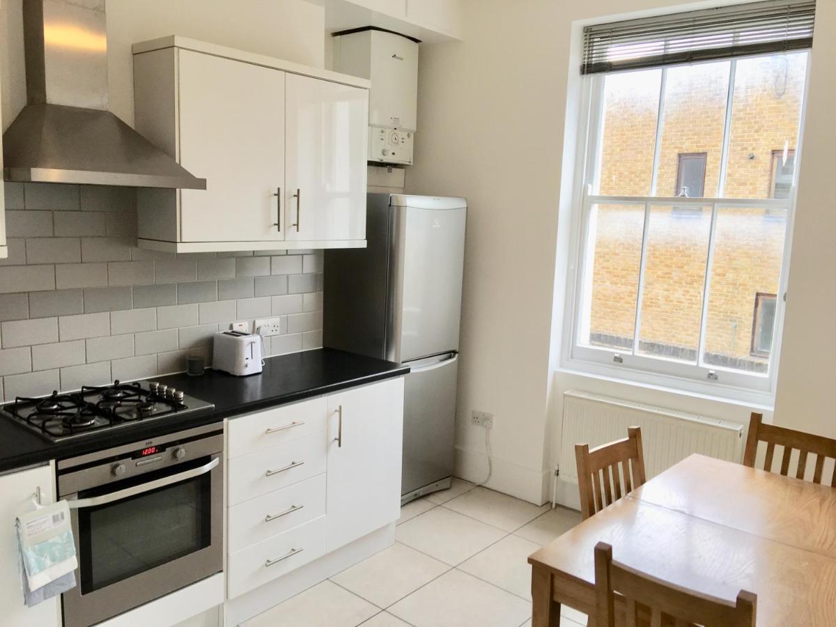 Camden Guest House Double Bedroom With Super Large King Bed Londra Esterno foto